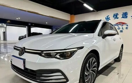 Volkswagen Golf VIII, 2022 год, 1 836 900 рублей, 2 фотография