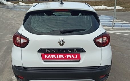 Renault Kaptur I рестайлинг, 2022 год, 1 990 000 рублей, 8 фотография