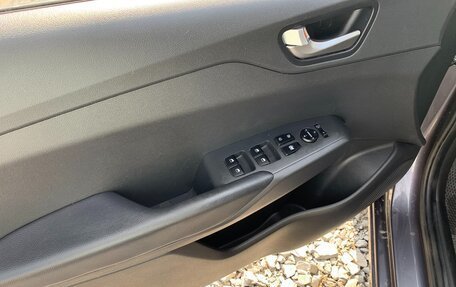 Hyundai Solaris II рестайлинг, 2021 год, 1 650 000 рублей, 3 фотография