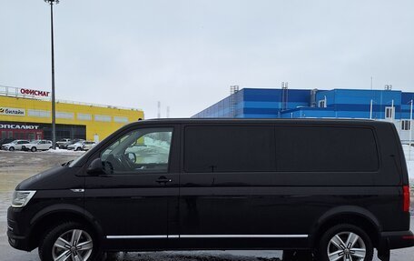 Volkswagen Multivan T6 рестайлинг, 2017 год, 3 650 000 рублей, 16 фотография