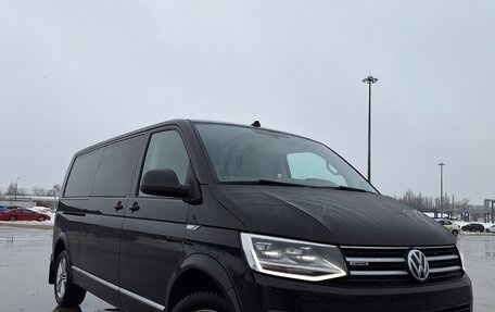 Volkswagen Multivan T6 рестайлинг, 2017 год, 3 650 000 рублей, 17 фотография