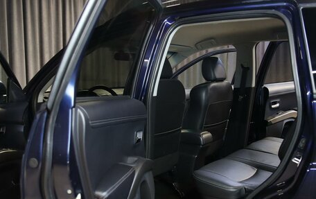 Mitsubishi Outlander III рестайлинг 3, 2011 год, 1 049 000 рублей, 6 фотография