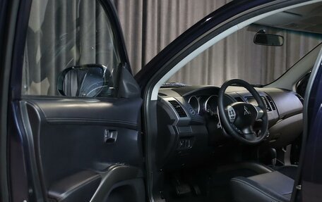 Mitsubishi Outlander III рестайлинг 3, 2011 год, 1 049 000 рублей, 7 фотография