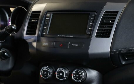 Mitsubishi Outlander III рестайлинг 3, 2011 год, 1 049 000 рублей, 9 фотография