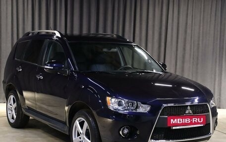 Mitsubishi Outlander III рестайлинг 3, 2011 год, 1 049 000 рублей, 3 фотография
