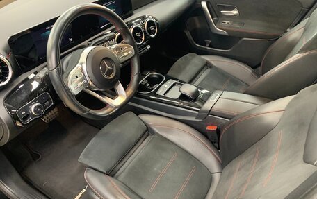 Mercedes-Benz A-Класс, 2018 год, 2 535 000 рублей, 13 фотография