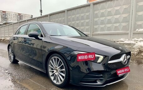 Mercedes-Benz A-Класс, 2018 год, 2 535 000 рублей, 3 фотография