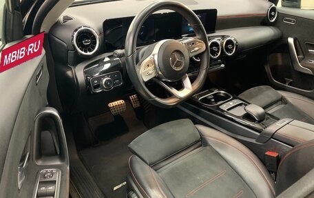 Mercedes-Benz A-Класс, 2018 год, 2 535 000 рублей, 10 фотография