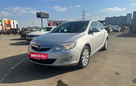 Opel Astra J, 2011 год, 820 000 рублей, 2 фотография