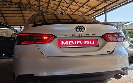 Toyota Camry, 2018 год, 3 000 000 рублей, 2 фотография