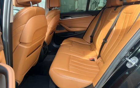 BMW 5 серия, 2018 год, 3 099 000 рублей, 13 фотография