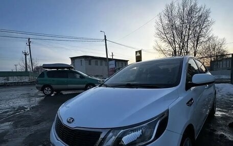 KIA Rio III рестайлинг, 2014 год, 880 000 рублей, 2 фотография