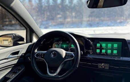 Volkswagen Golf VIII, 2022 год, 2 080 000 рублей, 10 фотография