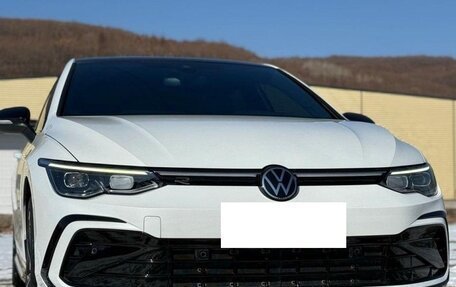 Volkswagen Golf VIII, 2022 год, 2 080 000 рублей, 26 фотография