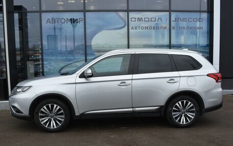 Mitsubishi Outlander III рестайлинг 3, 2021 год, 2 954 000 рублей, 8 фотография