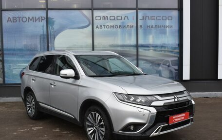 Mitsubishi Outlander III рестайлинг 3, 2021 год, 2 954 000 рублей, 3 фотография