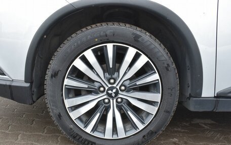 Mitsubishi Outlander III рестайлинг 3, 2021 год, 2 954 000 рублей, 9 фотография