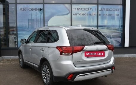 Mitsubishi Outlander III рестайлинг 3, 2021 год, 2 954 000 рублей, 7 фотография