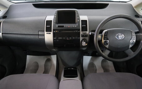 Toyota Prius, 2008 год, 729 000 рублей, 15 фотография