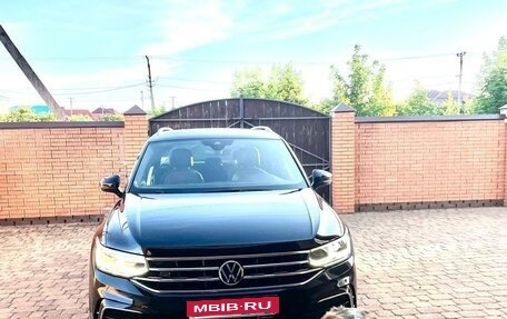 Volkswagen Tiguan II, 2020 год, 4 100 000 рублей, 1 фотография