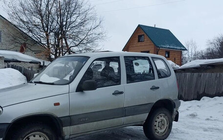 Chevrolet Niva I рестайлинг, 2005 год, 310 000 рублей, 2 фотография