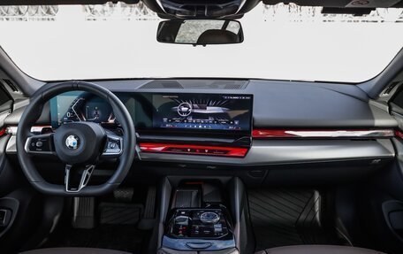 BMW 5 серия, 2025 год, 7 600 000 рублей, 33 фотография