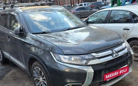Mitsubishi Outlander III рестайлинг 3, 2016 год, 2 200 000 рублей, 2 фотография