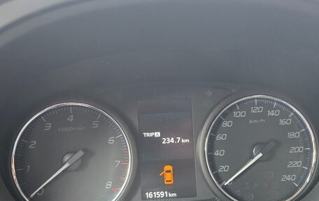 Mitsubishi Outlander III рестайлинг 3, 2016 год, 2 200 000 рублей, 22 фотография