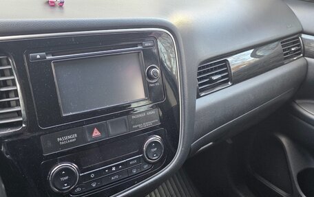 Mitsubishi Outlander III рестайлинг 3, 2016 год, 2 200 000 рублей, 20 фотография