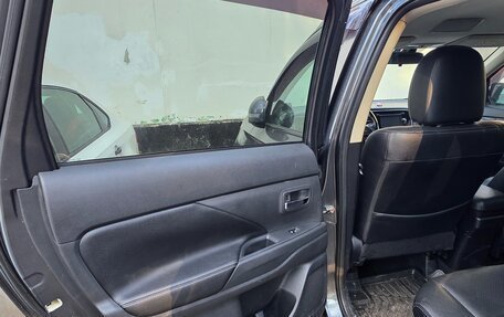 Mitsubishi Outlander III рестайлинг 3, 2016 год, 2 200 000 рублей, 29 фотография