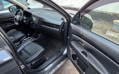 Mitsubishi Outlander III рестайлинг 3, 2016 год, 2 200 000 рублей, 27 фотография