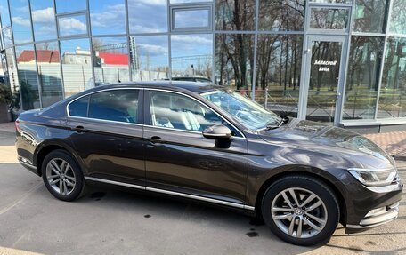 Volkswagen Passat B8 рестайлинг, 2017 год, 1 600 000 рублей, 14 фотография