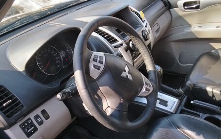 Mitsubishi Pajero Sport II рестайлинг, 2011 год, 1 680 000 рублей, 6 фотография