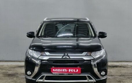 Mitsubishi Outlander III рестайлинг 3, 2019 год, 2 213 000 рублей, 2 фотография