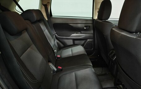 Mitsubishi Outlander III рестайлинг 3, 2019 год, 2 213 000 рублей, 13 фотография