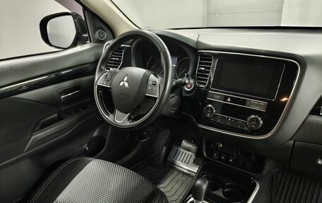 Mitsubishi Outlander III рестайлинг 3, 2019 год, 2 213 000 рублей, 10 фотография
