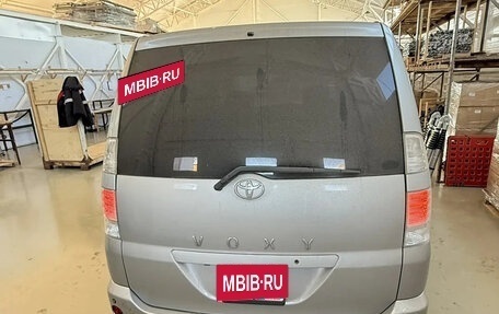 Toyota Voxy II, 2002 год, 800 000 рублей, 7 фотография