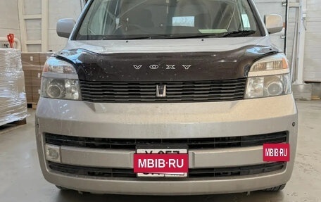 Toyota Voxy II, 2002 год, 800 000 рублей, 2 фотография