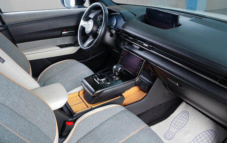 Mazda MX-30, 2020 год, 2 349 000 рублей, 11 фотография