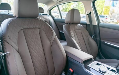 BMW 3 серия, 2024 год, 6 290 000 рублей, 14 фотография