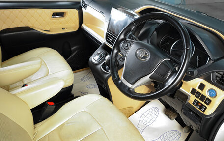 Toyota Noah III, 2014 год, 1 669 000 рублей, 8 фотография