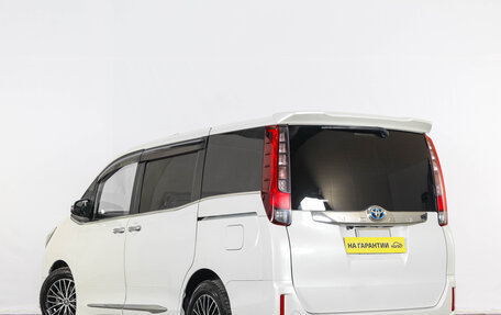 Toyota Noah III, 2014 год, 1 669 000 рублей, 5 фотография