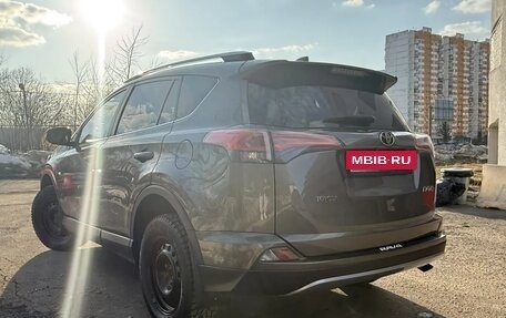 Toyota RAV4, 2017 год, 2 600 000 рублей, 2 фотография
