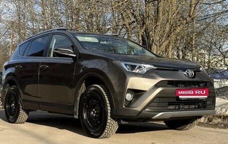 Toyota RAV4, 2017 год, 2 600 000 рублей, 7 фотография