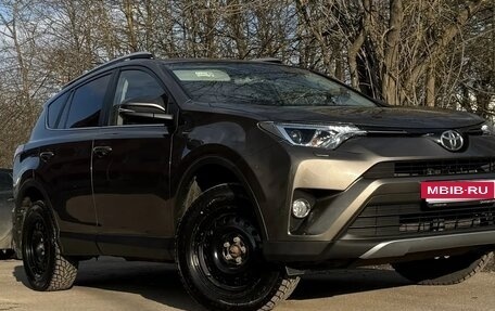 Toyota RAV4, 2017 год, 2 600 000 рублей, 4 фотография