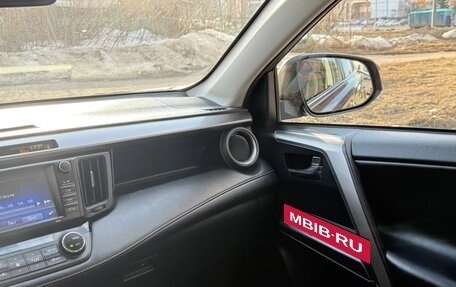 Toyota RAV4, 2017 год, 2 600 000 рублей, 10 фотография