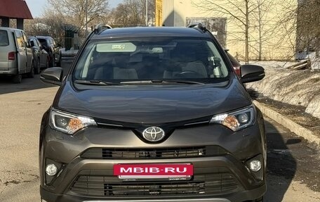 Toyota RAV4, 2017 год, 2 600 000 рублей, 9 фотография