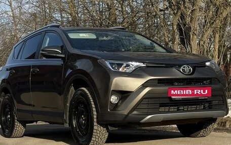 Toyota RAV4, 2017 год, 2 600 000 рублей, 11 фотография