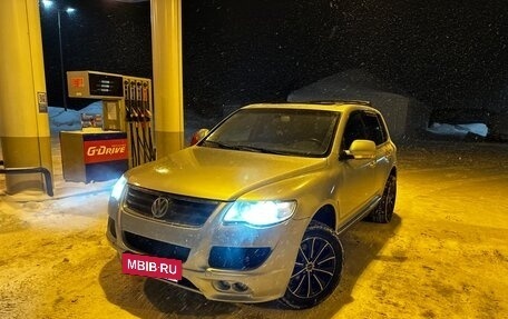 Volkswagen Touareg III, 2003 год, 650 000 рублей, 2 фотография