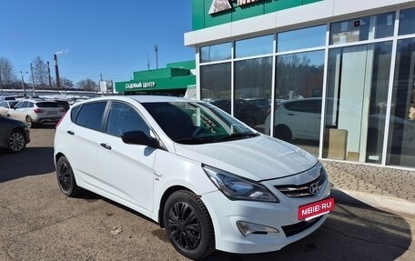 Hyundai Solaris II рестайлинг, 2015 год, 650 000 рублей, 2 фотография
